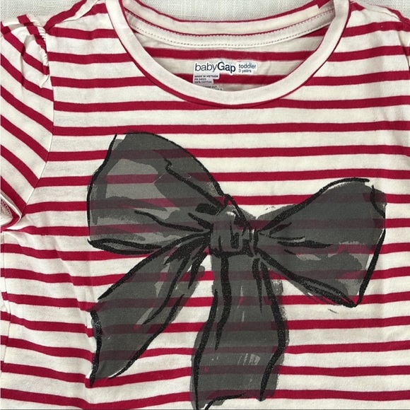 $4 bundle- EUC Gap top- 3T - Picture 2 of 2